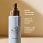Foto flacone cleanser di Oslo Skin Lab, detergente, con testo che ne descrive i benefici principali: deterge delicatamente, supporta il microbioma e prepara la pelle ai trattamenti successivi  